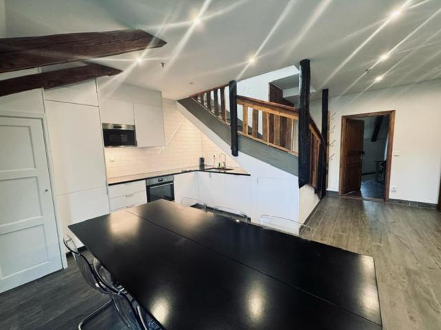Penthouse - Old Town Apartment